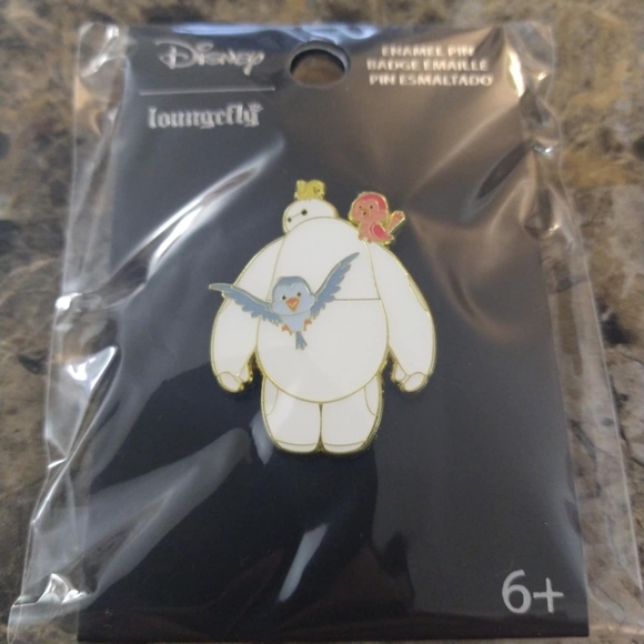 New Disney Loungefly Big Hero 6 Baymaxx with Birds Enamel Lapel Pin - Picture 1 of 1